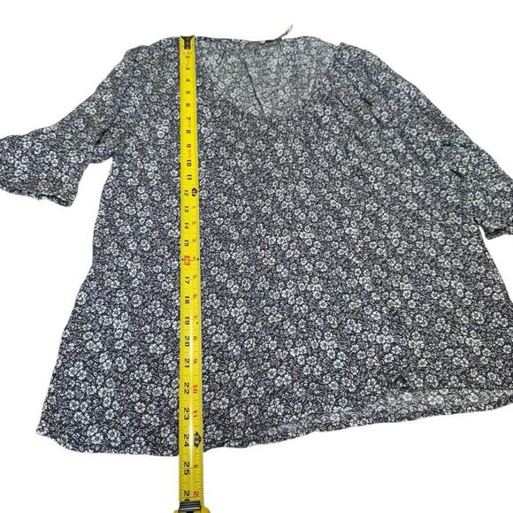 Faherty Amira Top Womens Navy Ditzy Floral M Bohemian Boho Peasant Granolagirl - Picture 10 of 10